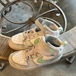 Girl’s Nike Hightop Sneakers